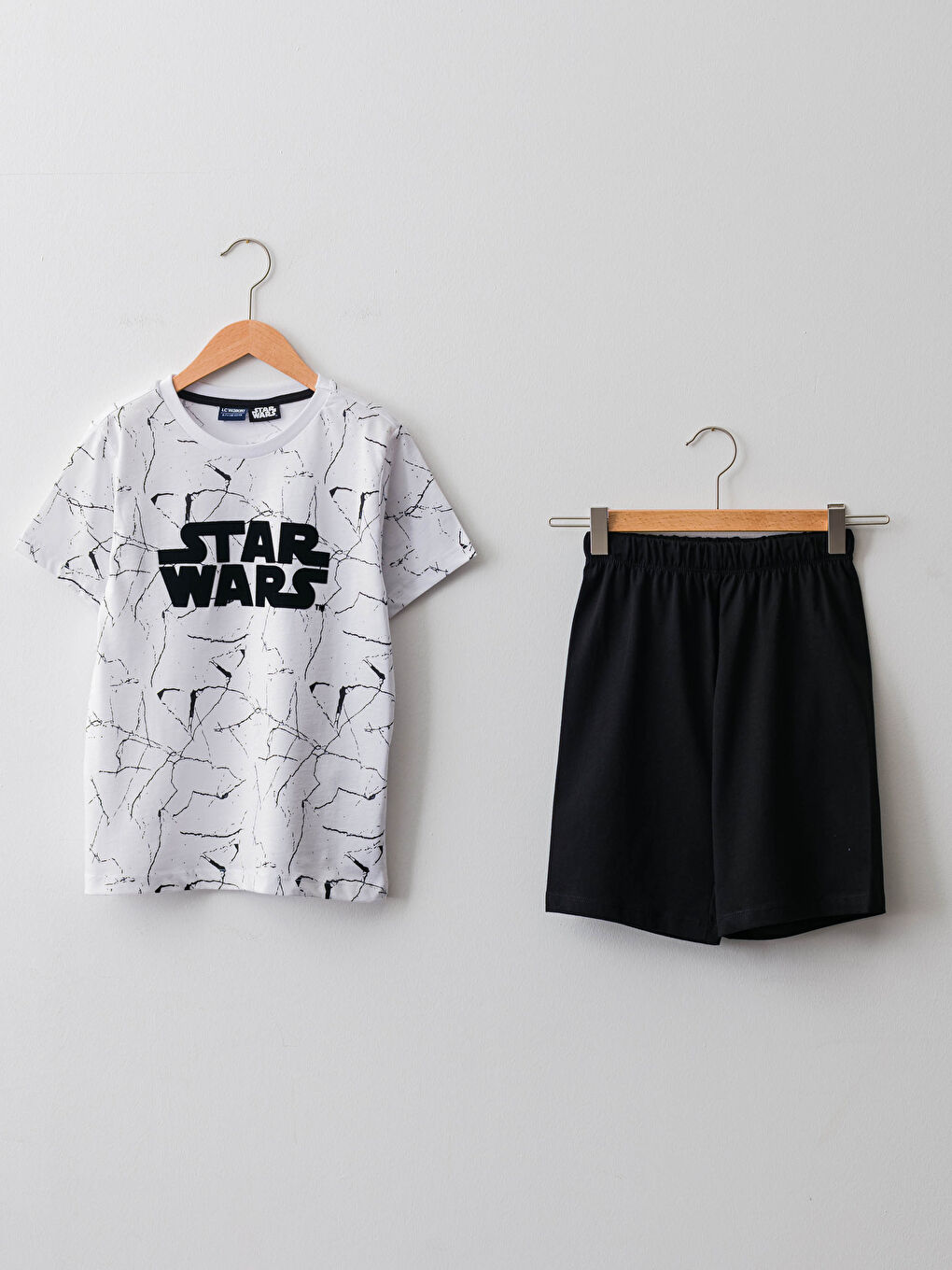 Beyaz Bisiklet Yaka Star Wars Baskılı Kısa Kollu Pamuklu Erkek Çocuk Pijama Takımı