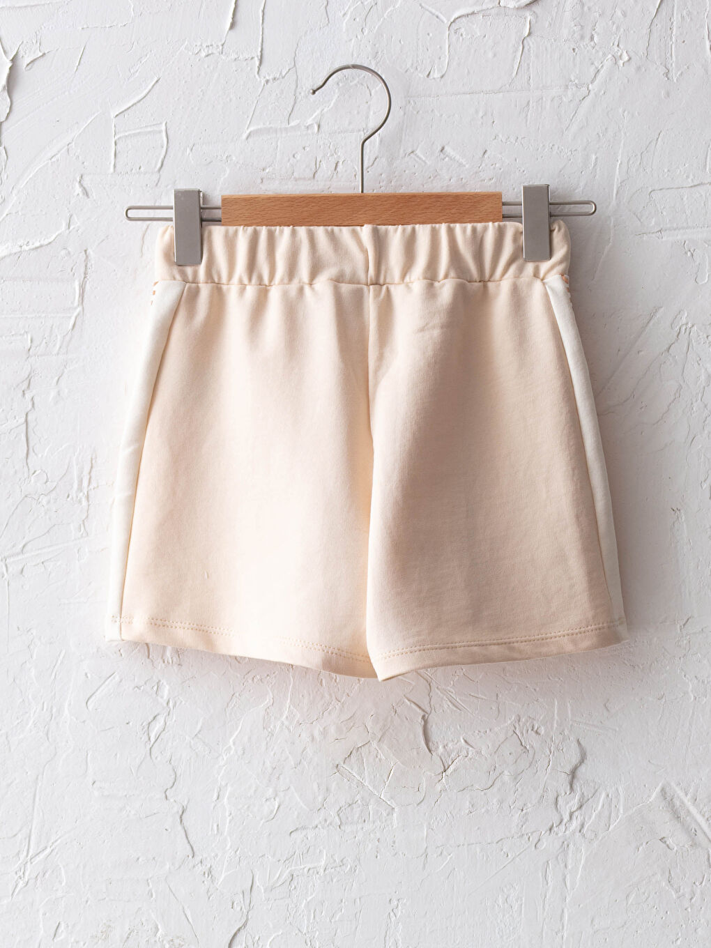 Girl's Shorts With Elastic Waist And Letter Printed On The Sides-1