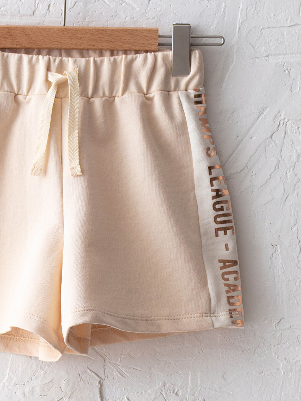 Girl's Shorts With Elastic Waist And Letter Printed On The Sides-2