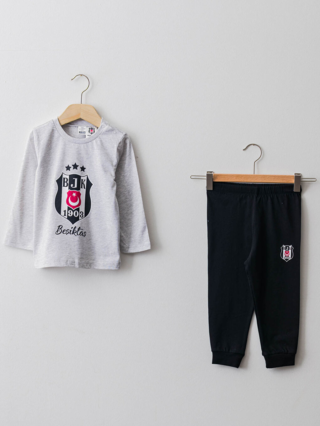 Beyaz Bisiklet Yaka Uzun Kollu Beşiktaş Baskılı Pamuklu Erkek Taraftar Bebek Pijama Takımı
