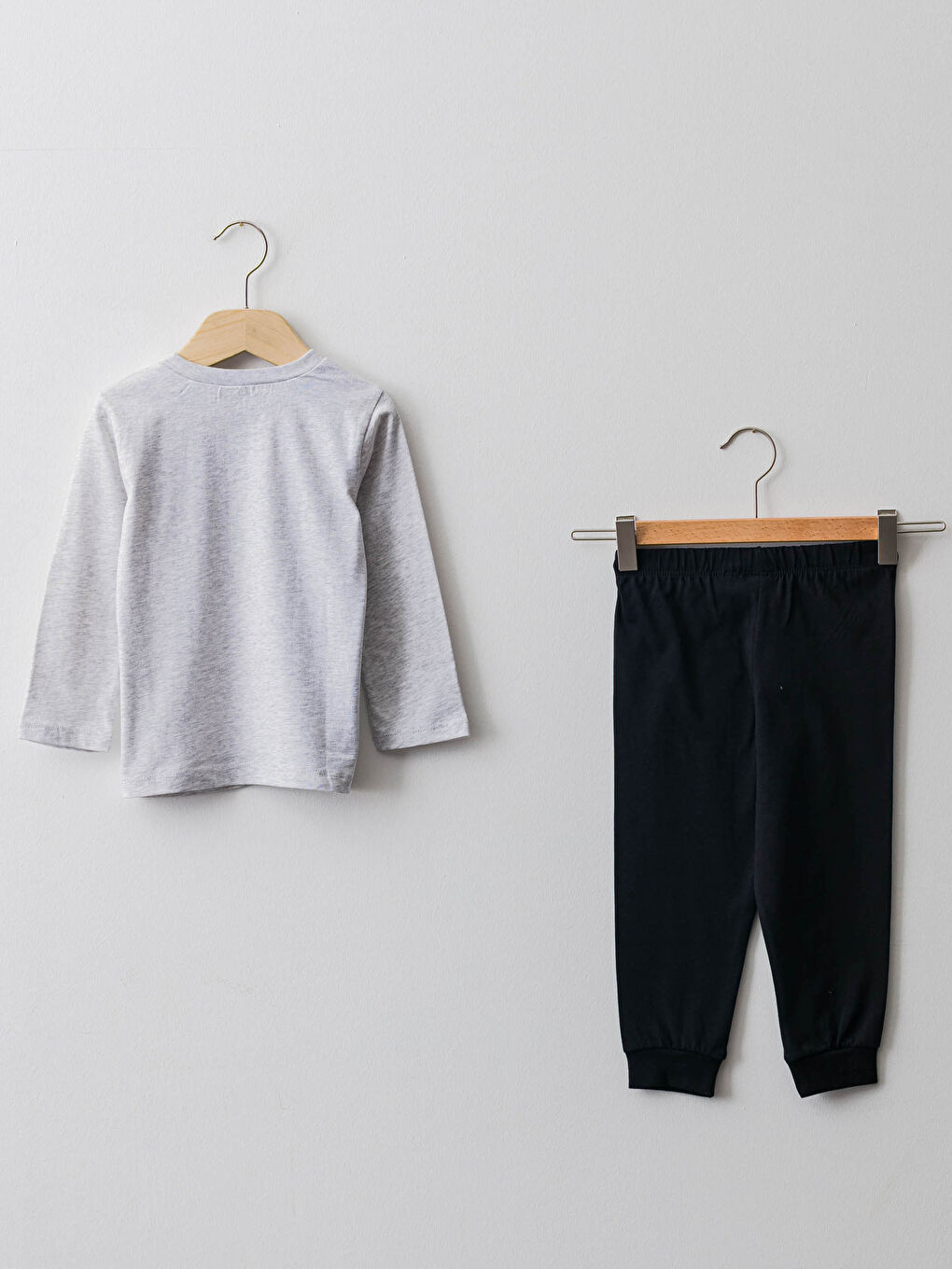 Beyaz Bisiklet Yaka Uzun Kollu Beşiktaş Baskılı Pamuklu Erkek Taraftar Bebek Pijama Takımı-1