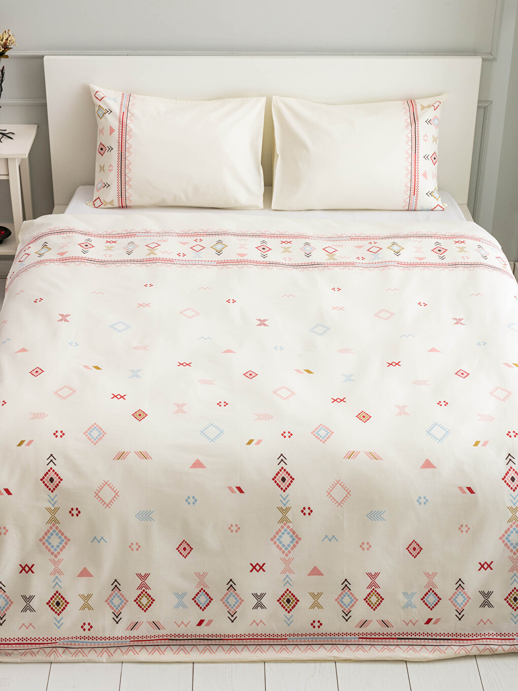 Double Patterned Woven Duvet Cover and Pillowcase-2