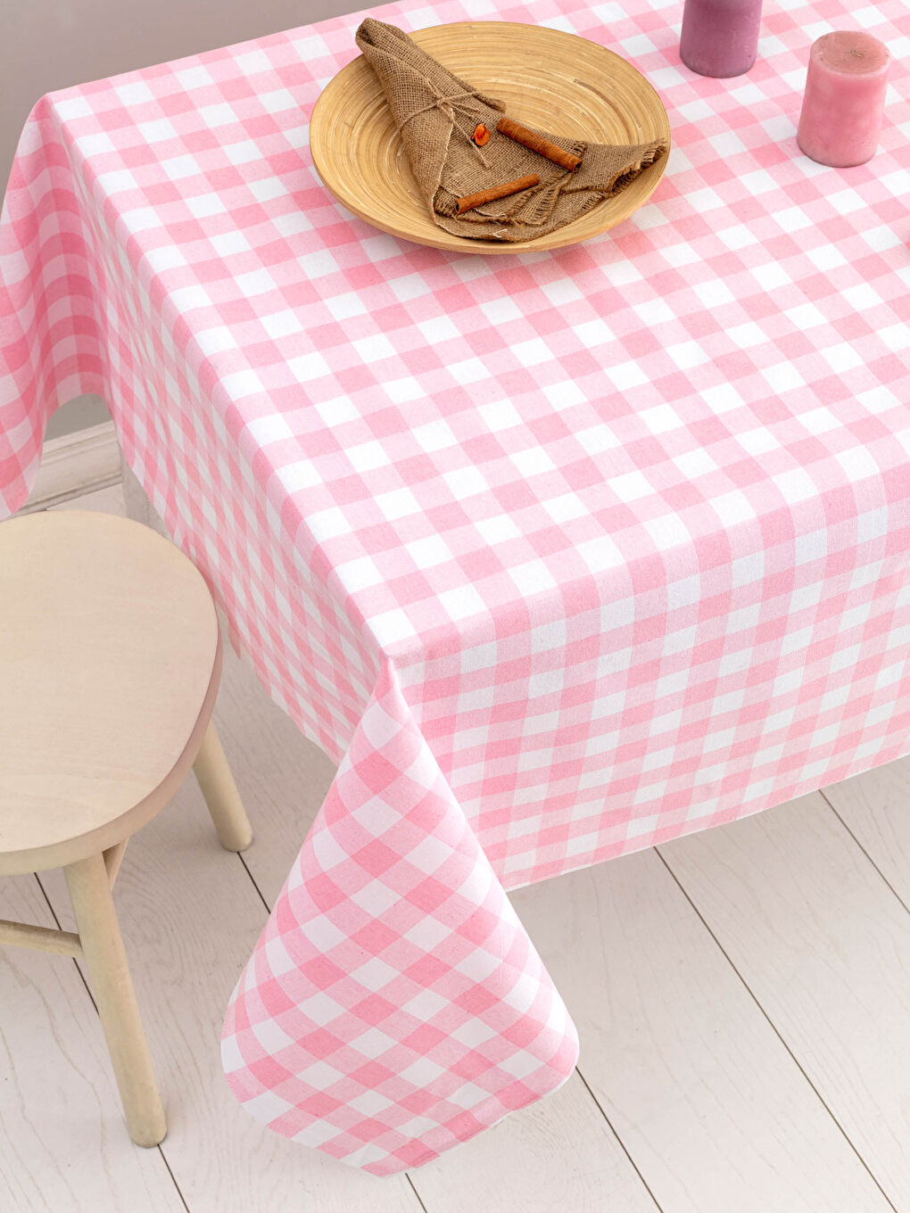 Plaid Patterned Table Cloth 155x155 Cm