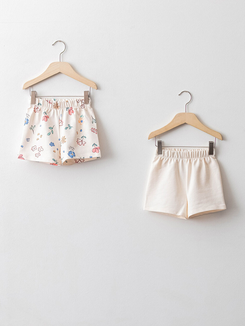 شورتات للبنات الرضع بخصر مرن - مجموعة من 2