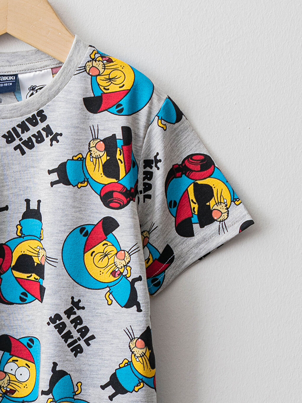 Gri Bisiklet Yaka Kral Şakir Baskılı Kısa Kollu Erkek Çocuk Tişört-2