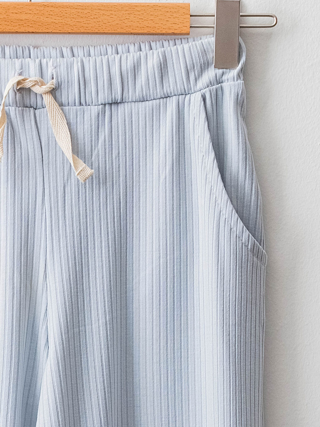 بنطلون رياضي بناتي واسع برِجل مستقيمة و خصر مرن-2