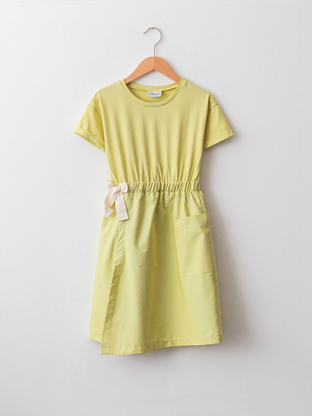 فستان بناتي كم قصير بياقة دائرية سادة