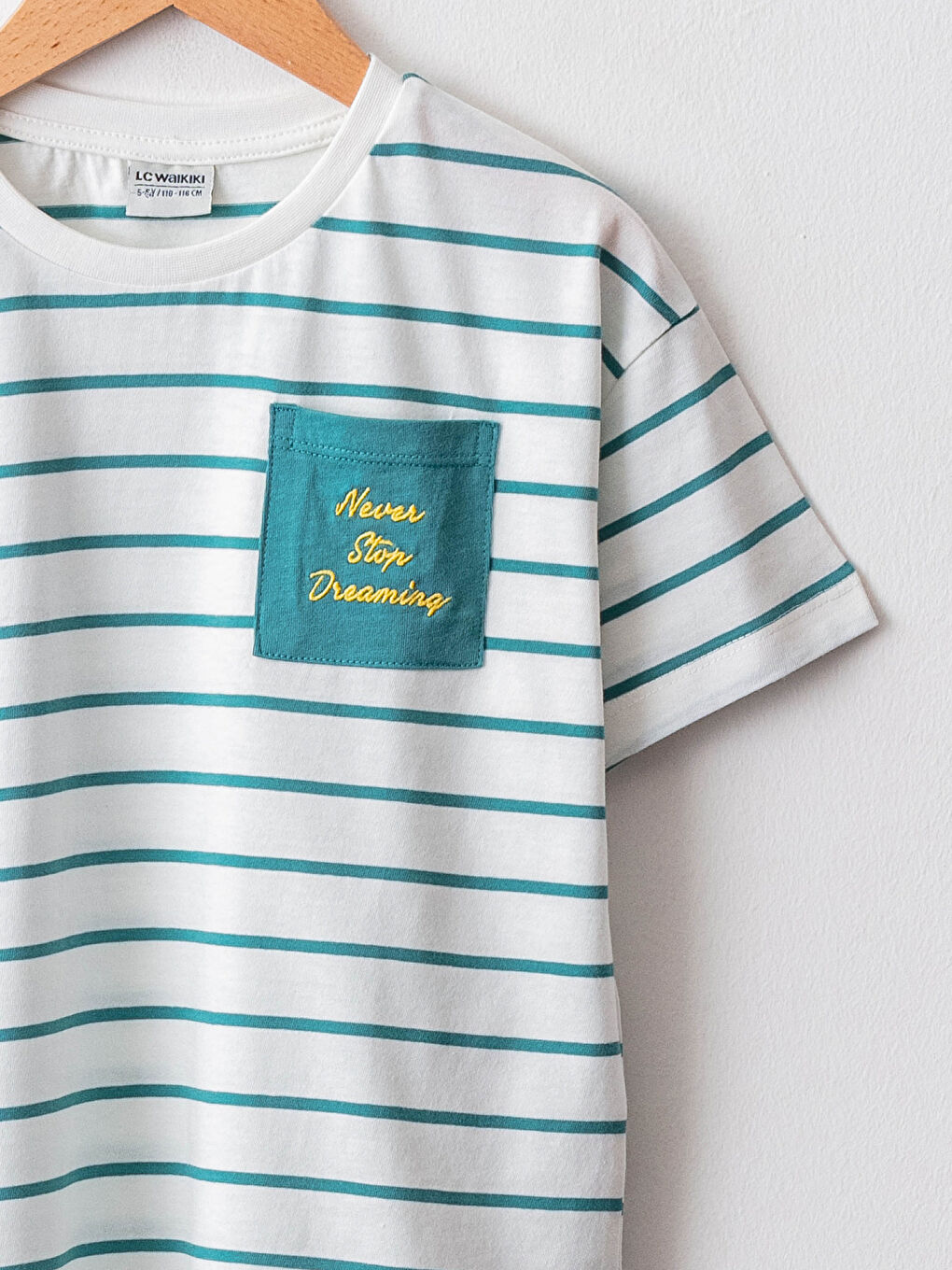 Beyaz Bisiklet Yaka Çizgili Kısa Kollu Pamuklu Erkek Çocuk Tişört-2