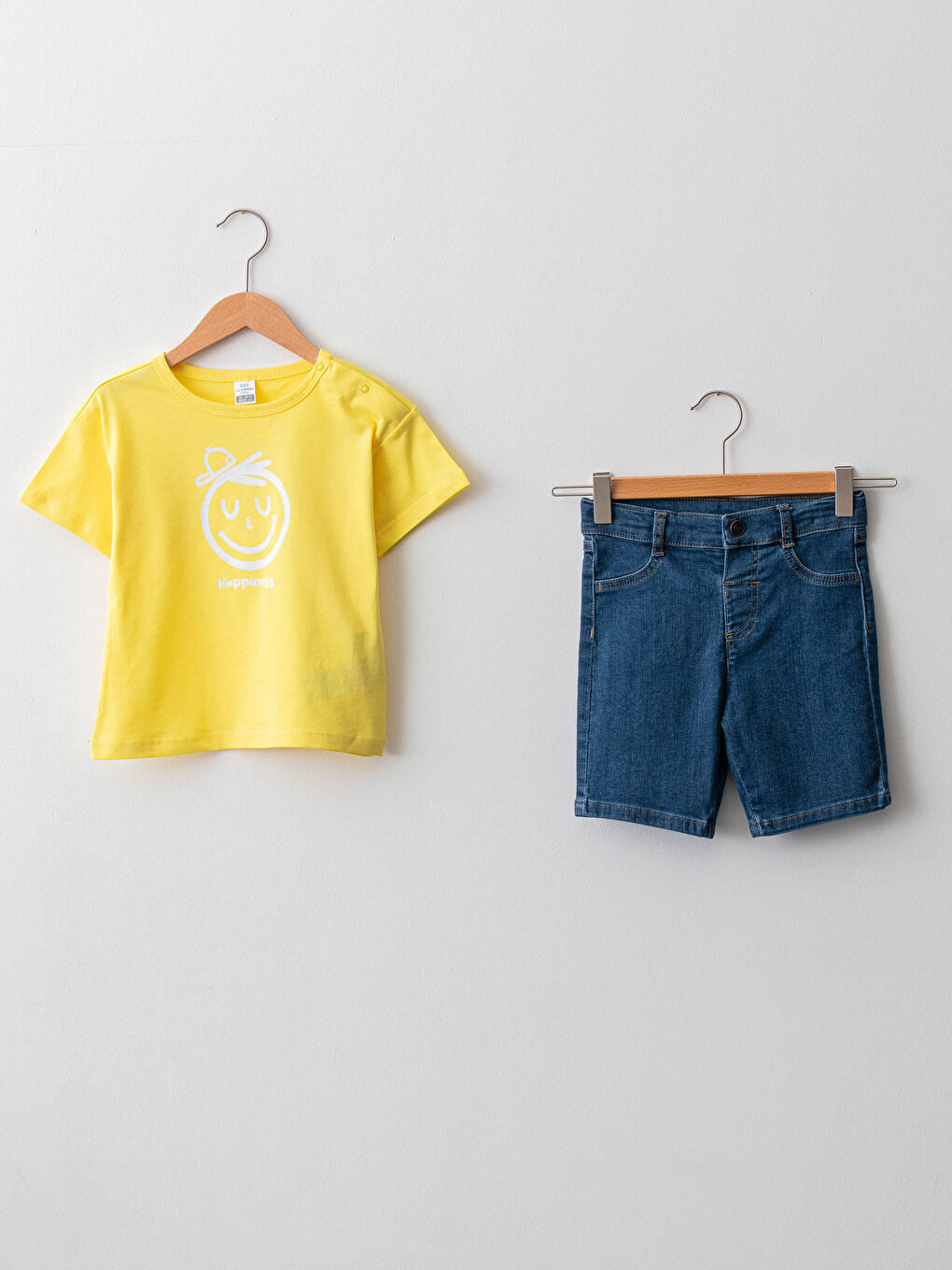 Sarı Bisiklet Yaka Kısa Kollu Erkek Bebek Tişört ve Jean Şort 2'li Takım