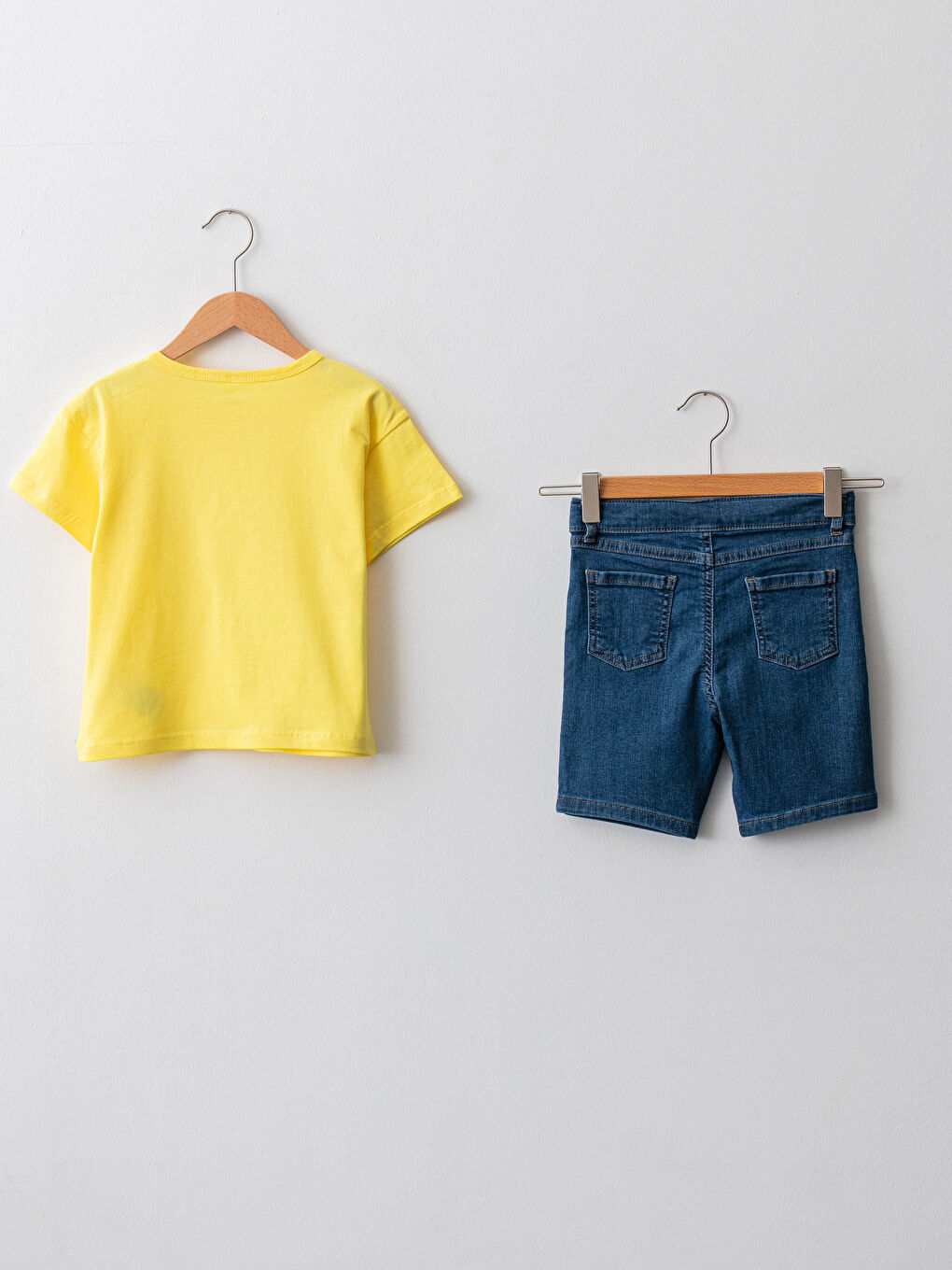 Sarı Bisiklet Yaka Kısa Kollu Erkek Bebek Tişört ve Jean Şort 2'li Takım-1