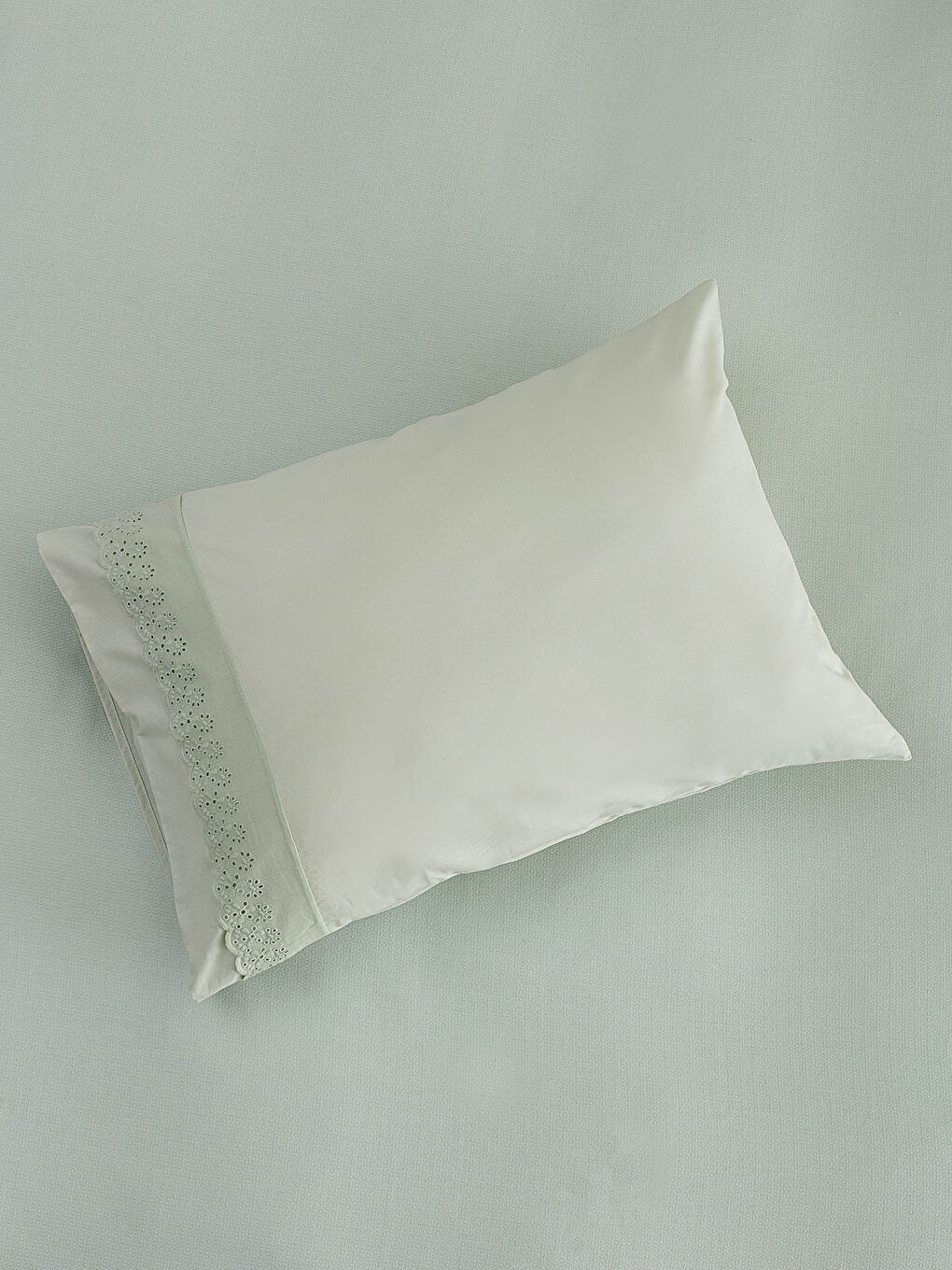 Yeşil Tek Kişilik Dantel Detaylı Pike Takımı-1