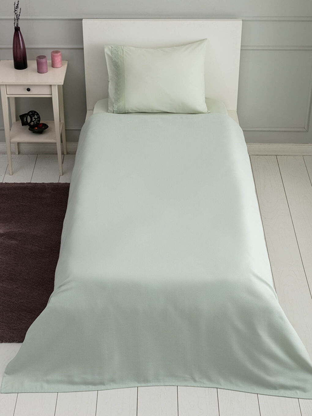 Yeşil Tek Kişilik Dantel Detaylı Pike Takımı-2