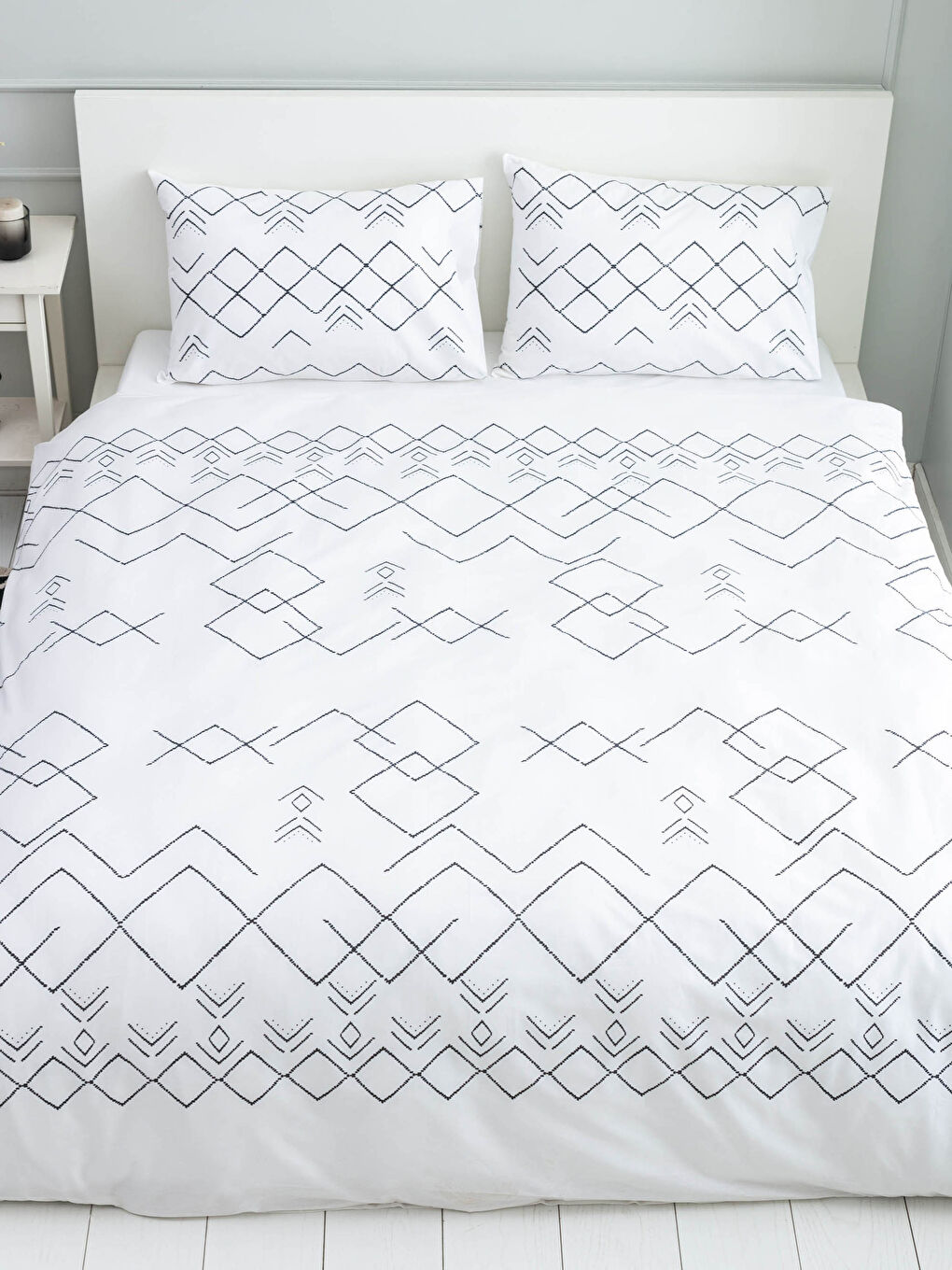 Siyah Çift Kişilik Desenli Dokuma Nevresim Takımı-2