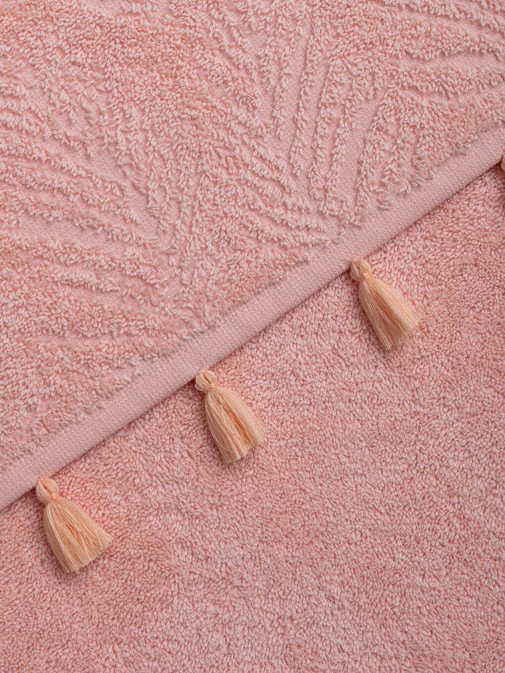 Pembe Püskül Detaylı Jakarlı Yüz Havlusu 50x80 cm-3