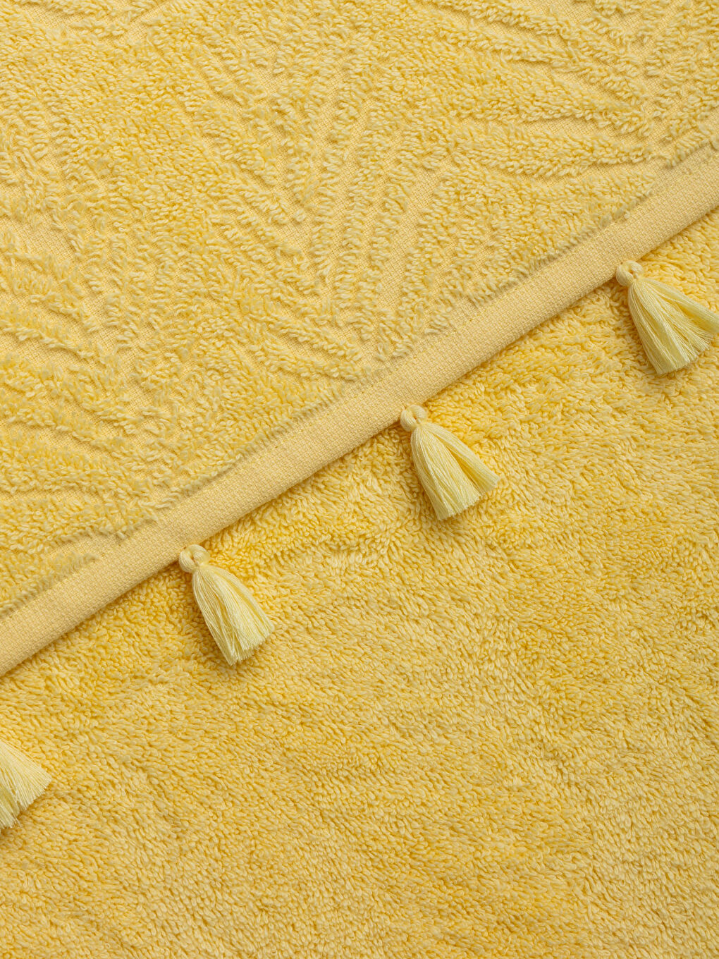 Sarı Püskül Detaylı Jakarlı Yüz Havlusu 50x80 cm-3