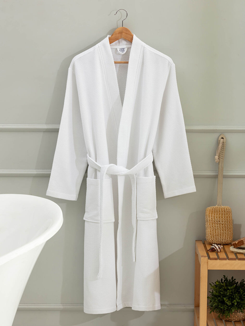 Beyaz Şal Yaka Uzun Kadın Bornoz