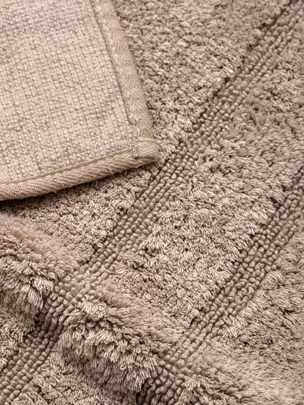 سجادة حمام منقوشة عبوتان-2