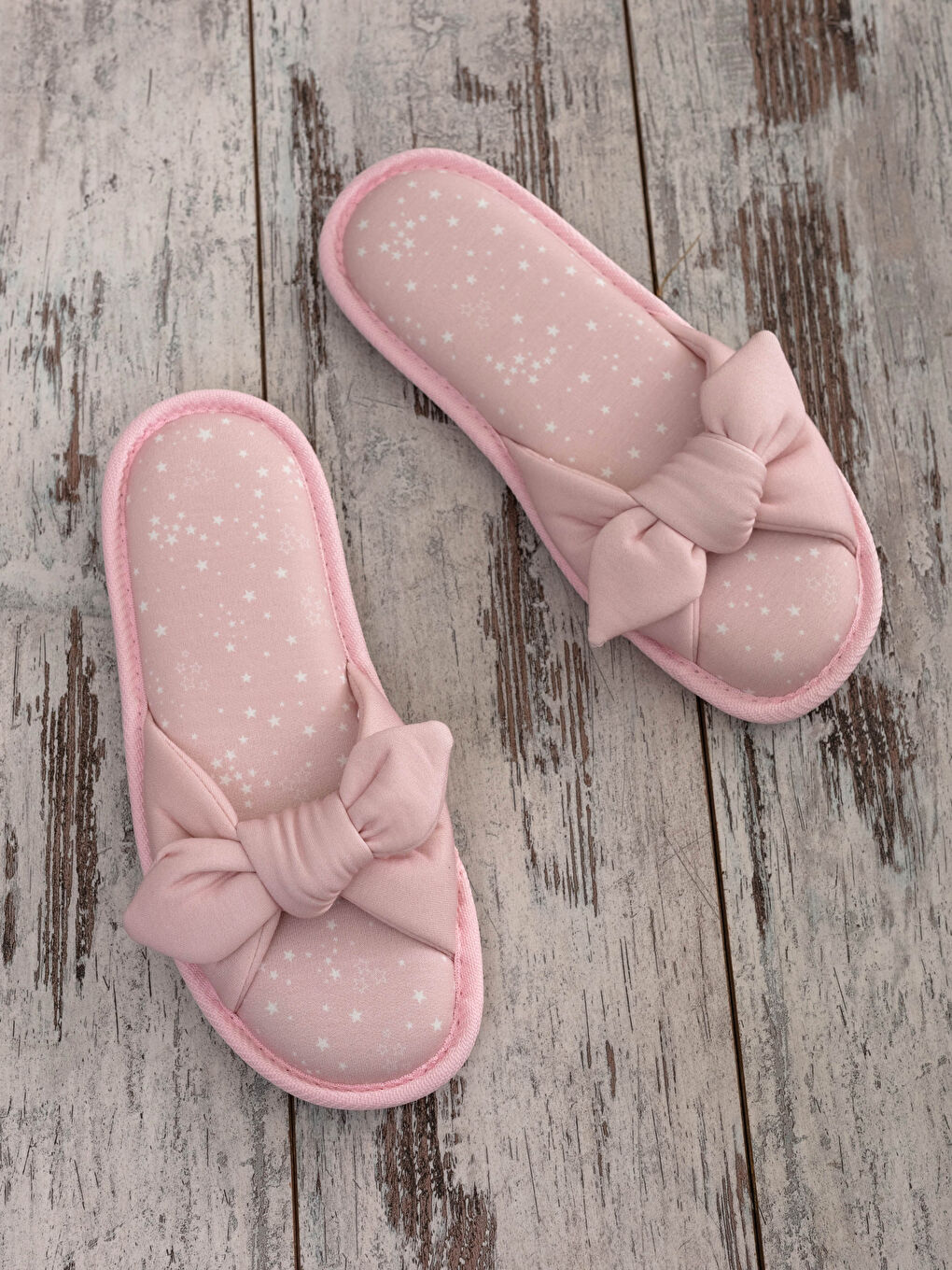 Pembe Fiyonk Detaylı Baskılı Kadın Ev Terliği