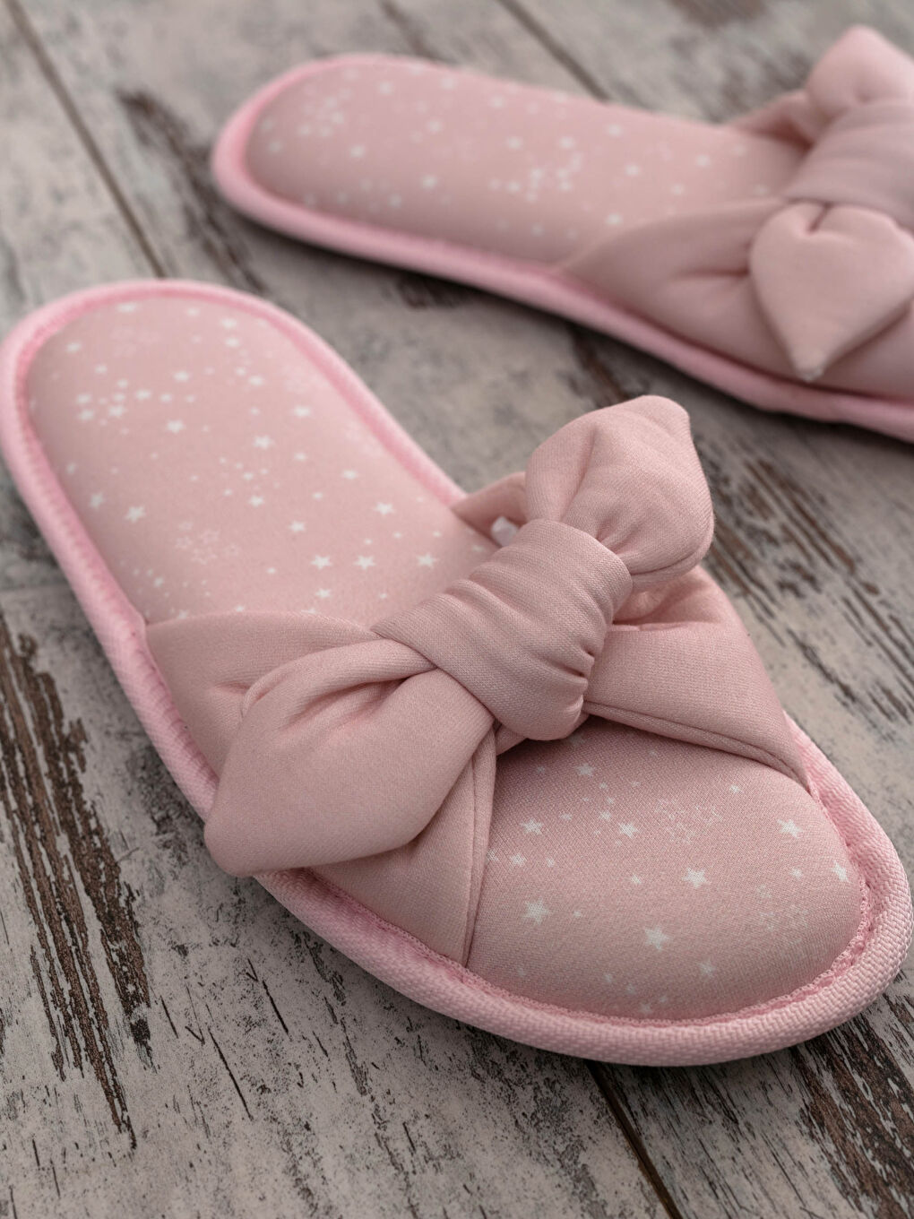 Pembe Fiyonk Detaylı Baskılı Kadın Ev Terliği-1