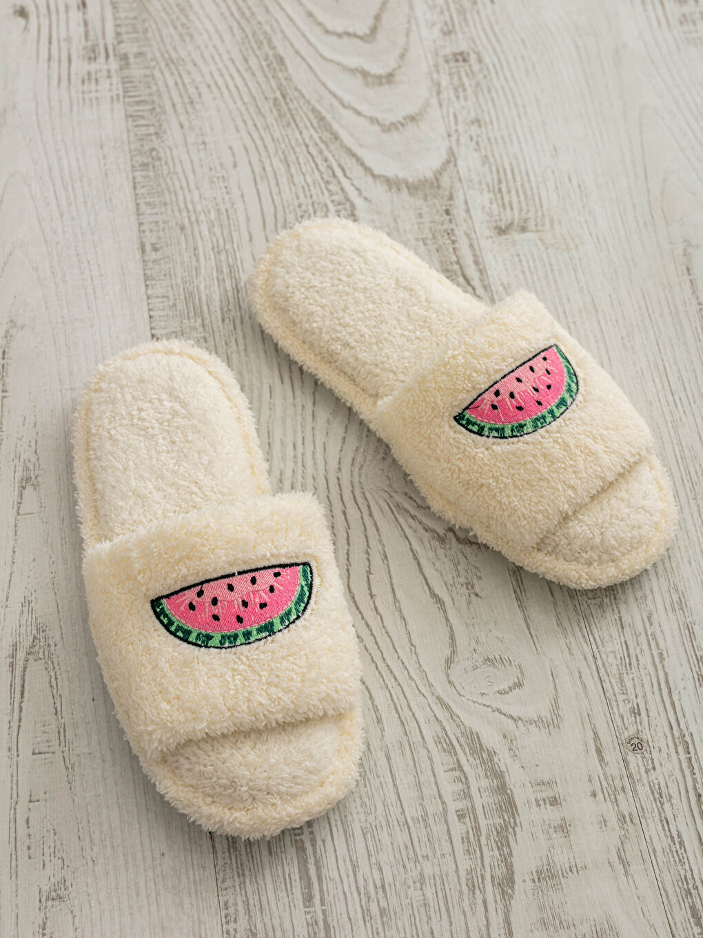 Ekru Karpuz Nakışlı Kadın Ev Terliği