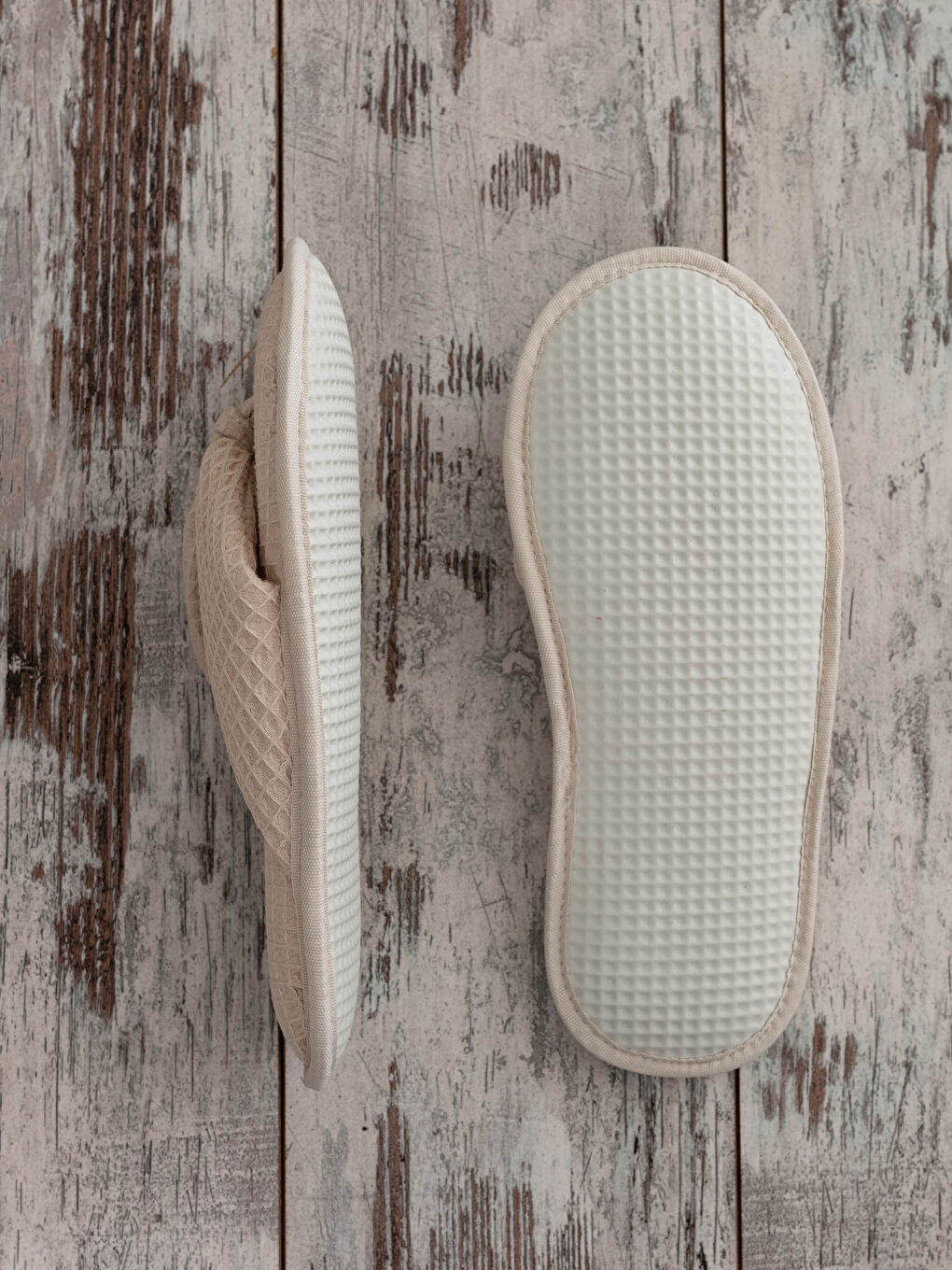 Gri Tek Bantlı Parmak Arası Kadın Ev Terliği-1