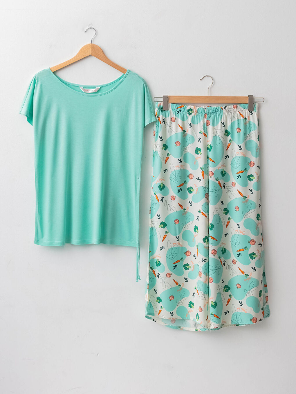 Ekru Bisiklet Yaka Baskılı Kısa Kollu Viskon Kadın Kaprili Pijama Takımı-5