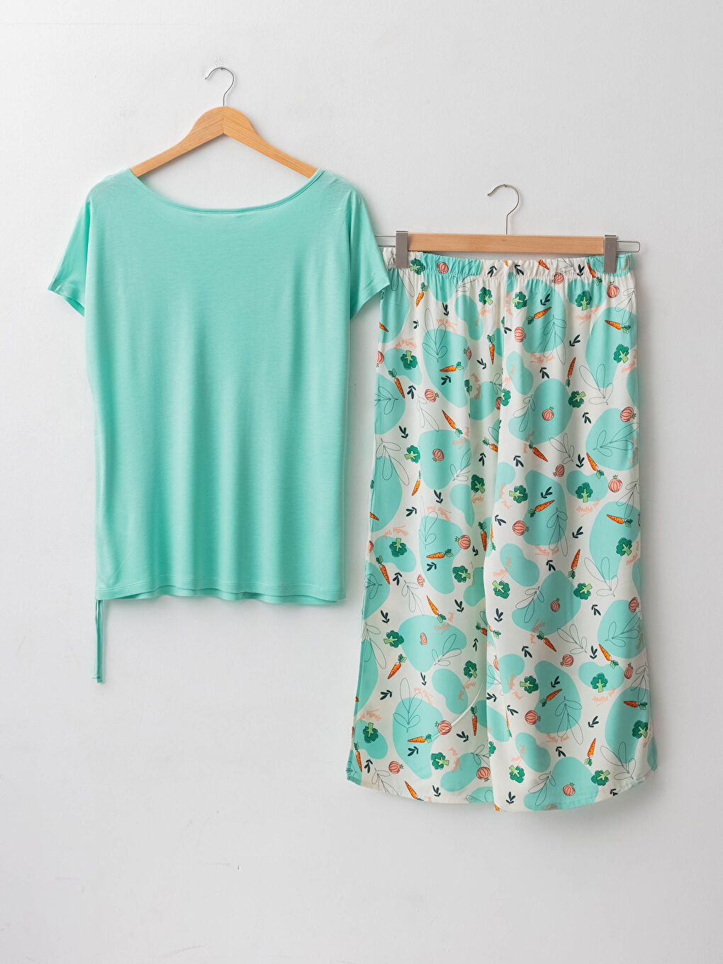 Ekru Bisiklet Yaka Baskılı Kısa Kollu Viskon Kadın Kaprili Pijama Takımı-6