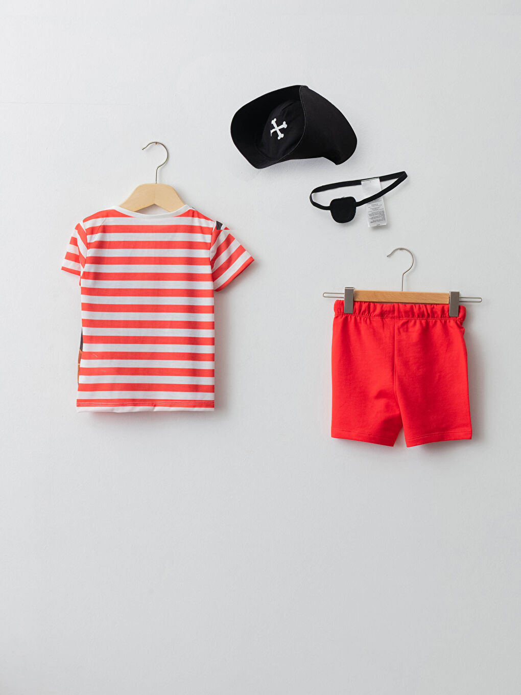 زي قميص بياقة دائرية وكم قصير مطبوع قراصنة للأولاد الرضع-7