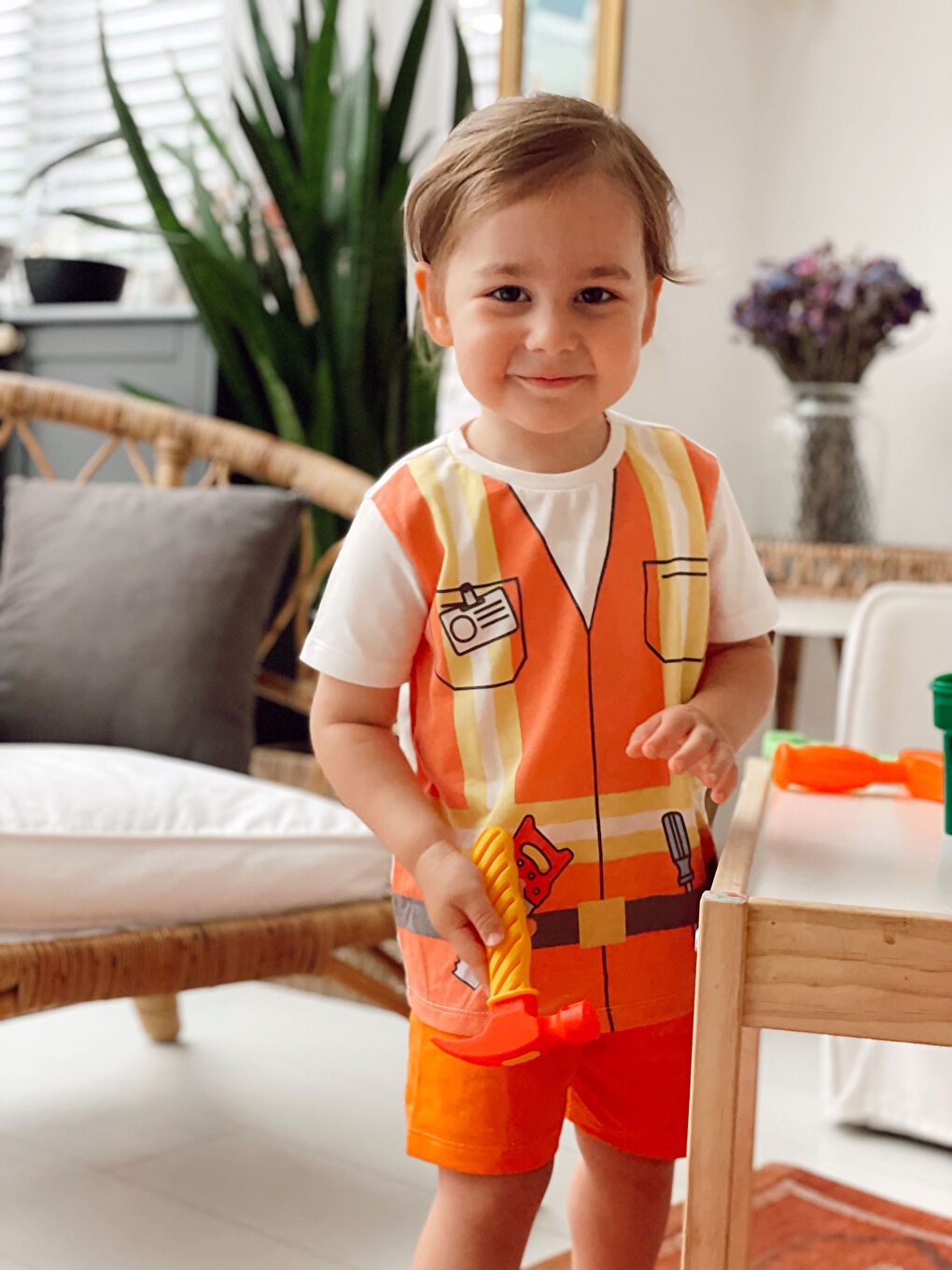 Ekru Bisiklet Yaka Kısa Kollu Baskılı Erkek Bebek Tamirci Kostüm