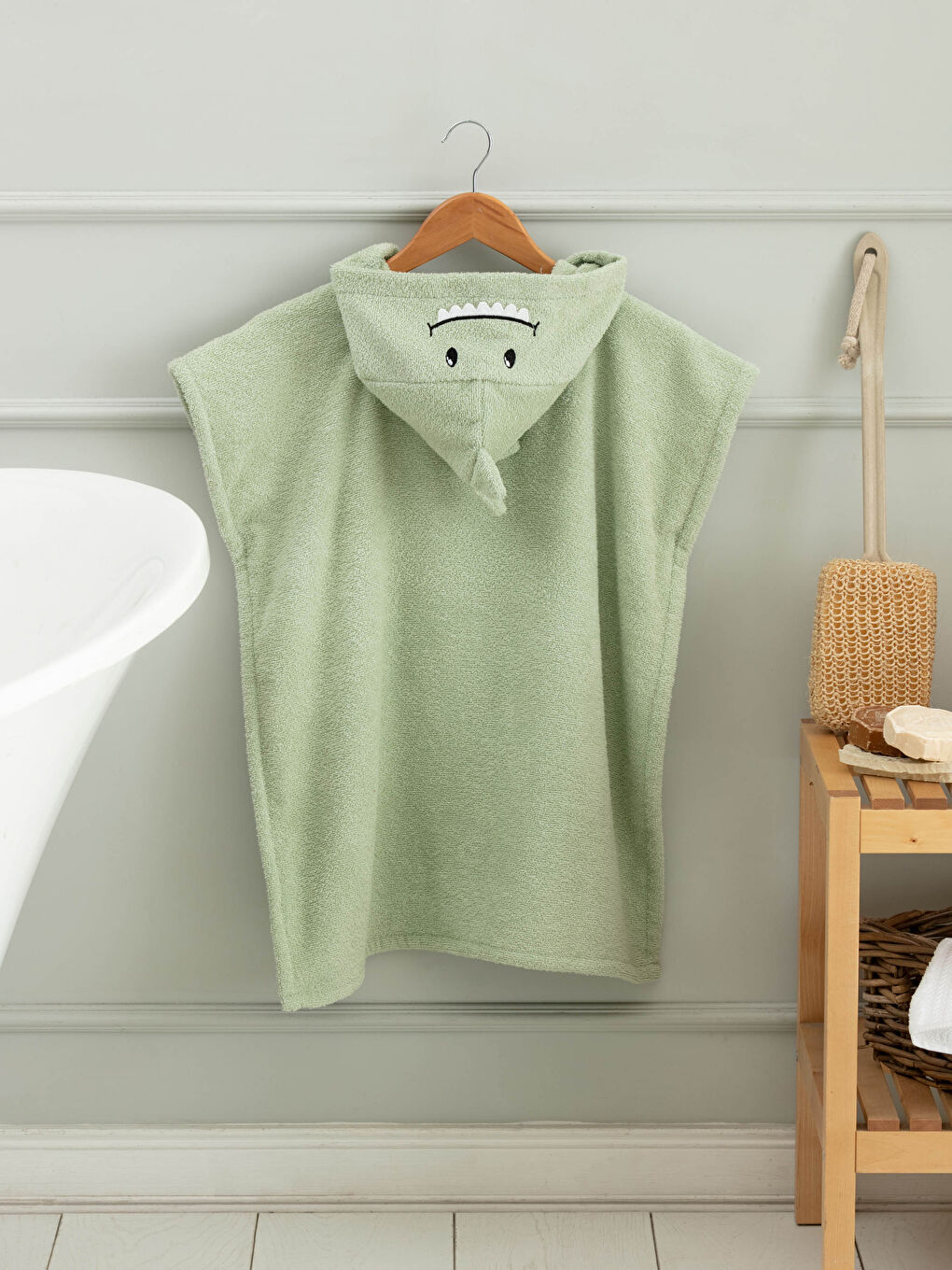 Yeşil Kapüşon Yaka Erkek Çocuk Panço-1