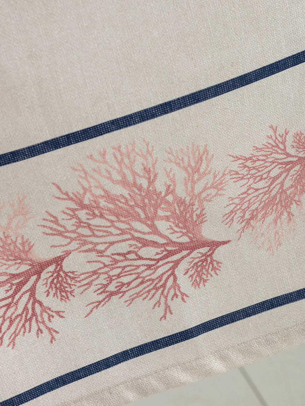 Printed Table Runner 45x150 cm-1