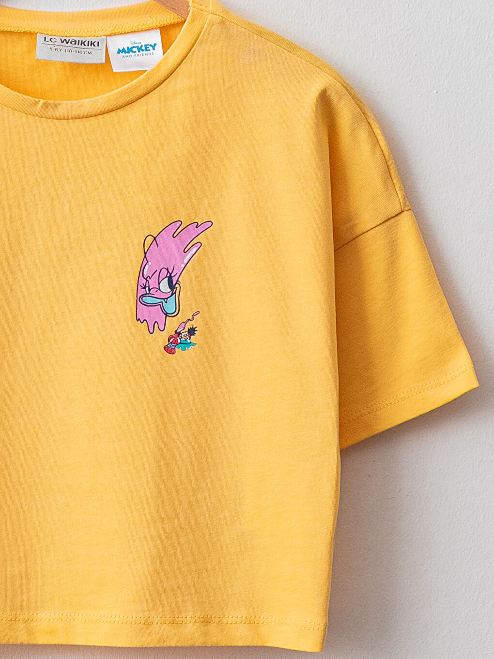 Sarı Bisiklet Yaka Daisy Duck Baskılı Kısa Kollu Kız Çocuk Tişört-2