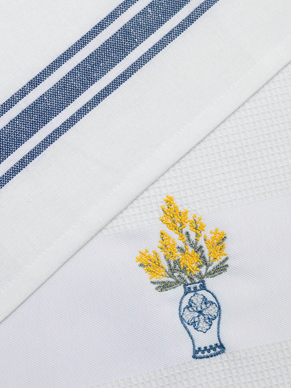 Torchon Brodé Détaillé Deux Pièces 40x60 Cm-3