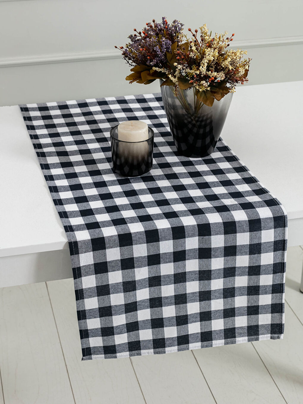 مفرش ترابيزة بنقشة كاروهات مقاس 45x150 سم