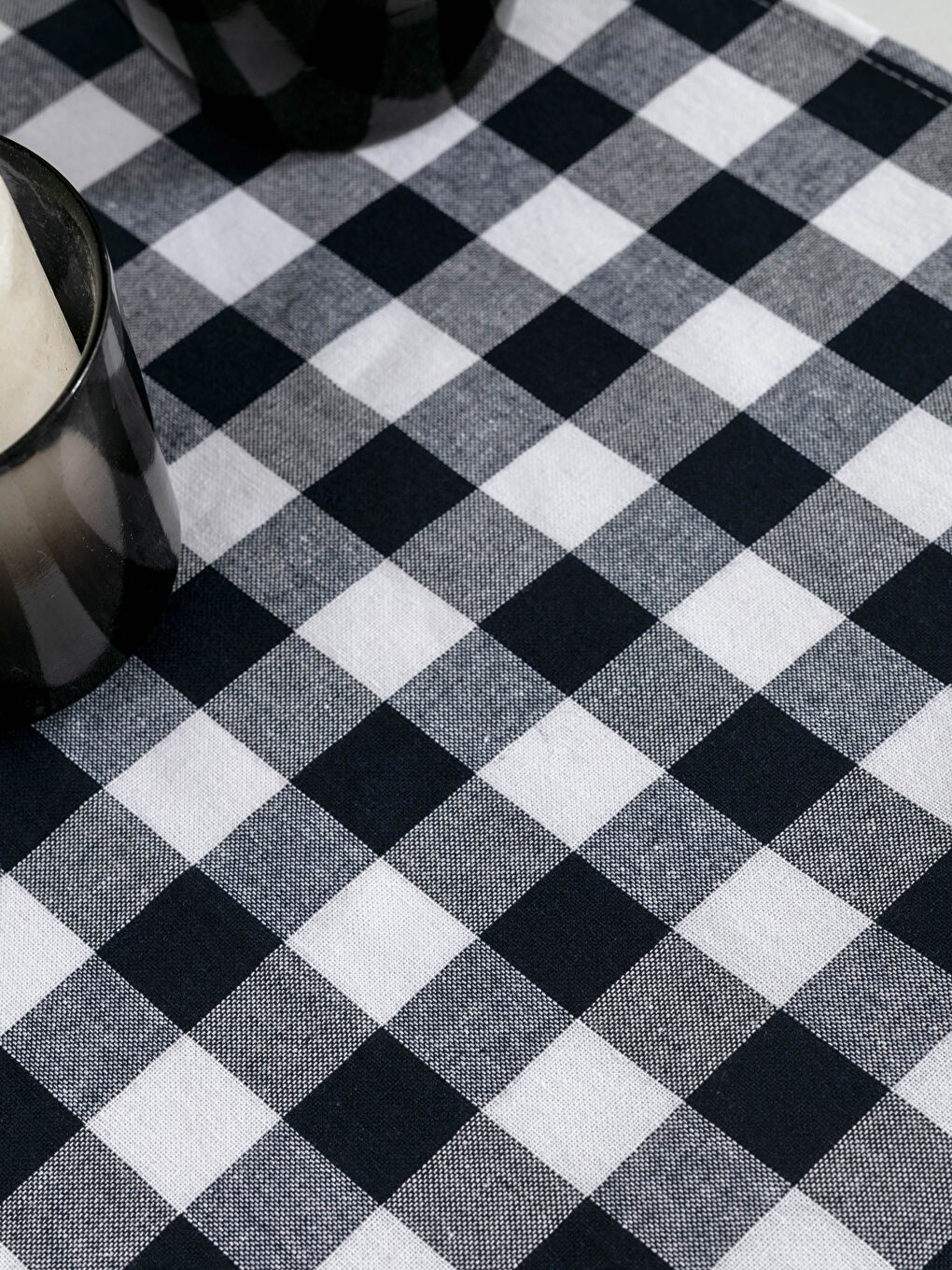 مفرش ترابيزة بنقشة كاروهات مقاس 45x150 سم-1