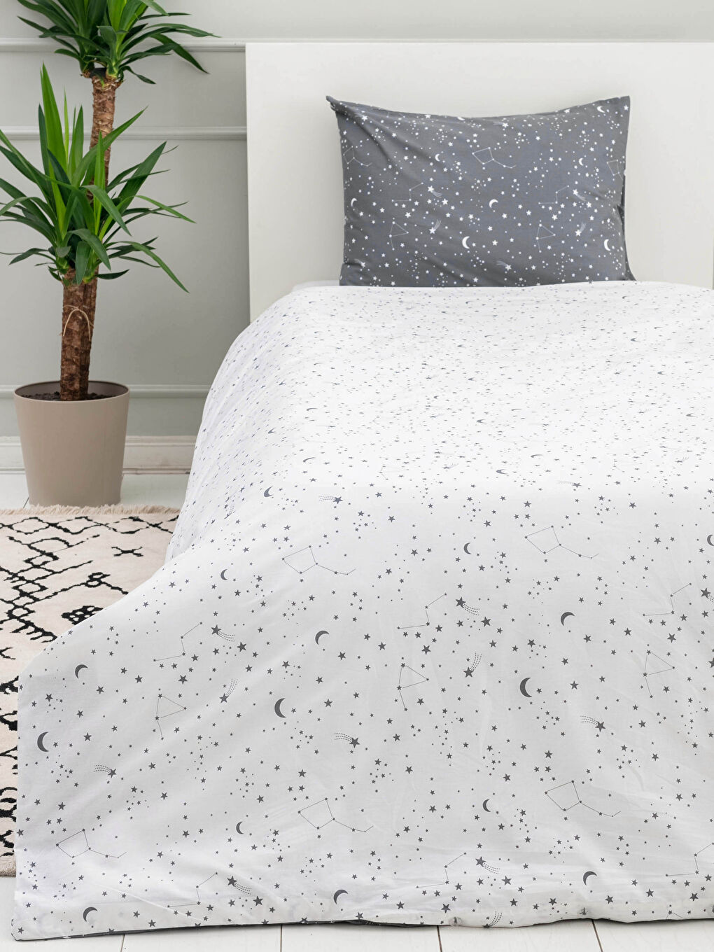 Single Double Sided Patterned Woven Duvet Cover and Pillowcase-1