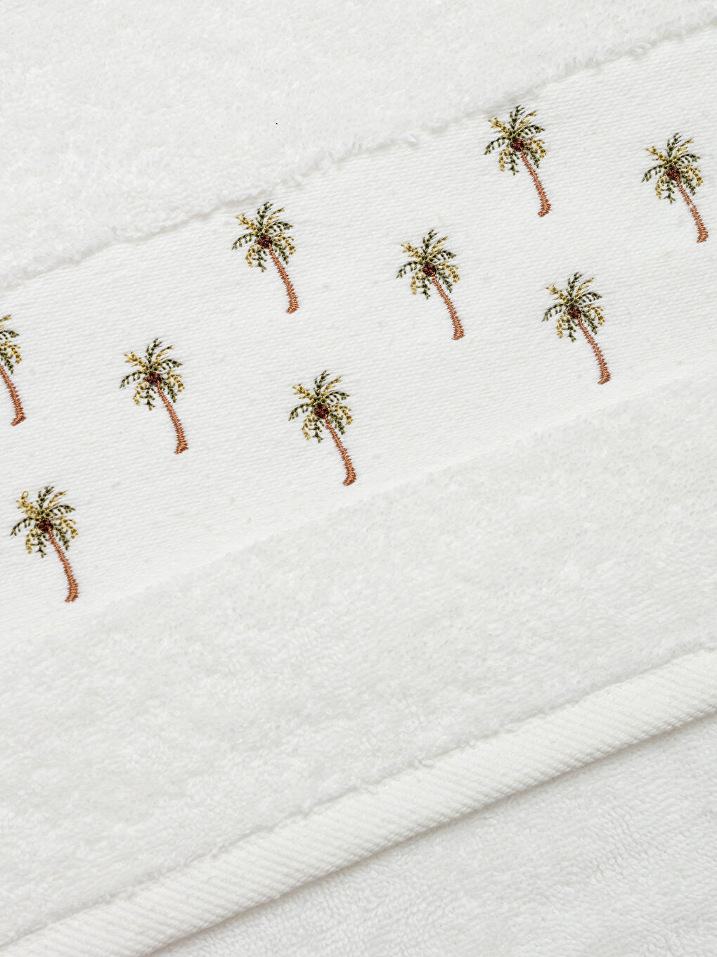 Ekru Nakış Detaylı Yüz Havlusu 50x80 cm-3