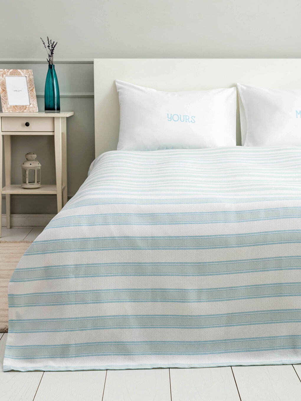 طقم بيكيه قطني مُخَطَّط مزدوج