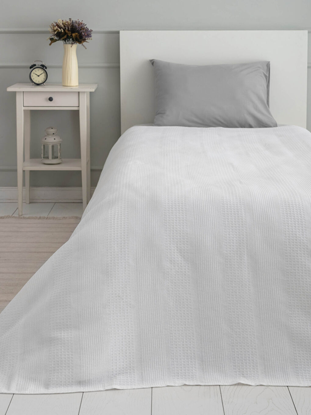 Couvre-lit piqué simple uni en coton 160x220 cm