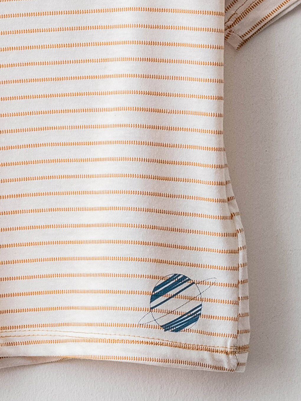 Ekru Bisiklet Yaka Kısa Kollu Çizgili Erkek Bebek Tişört-2