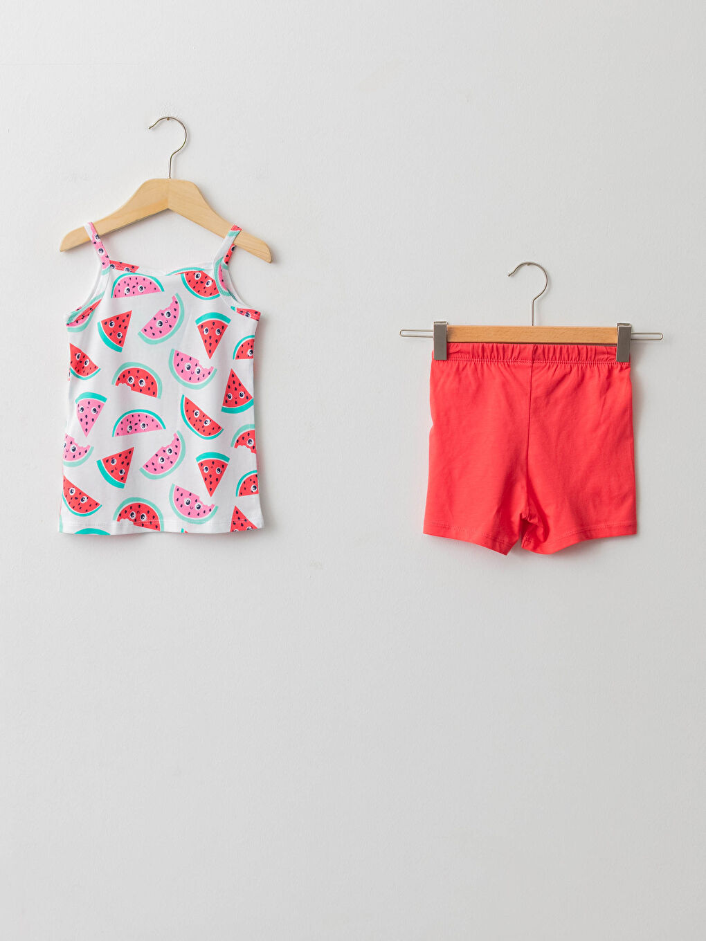 Beyaz Kare Yaka Askılı Baskılı Kız Bebek Pijama Takımı-1