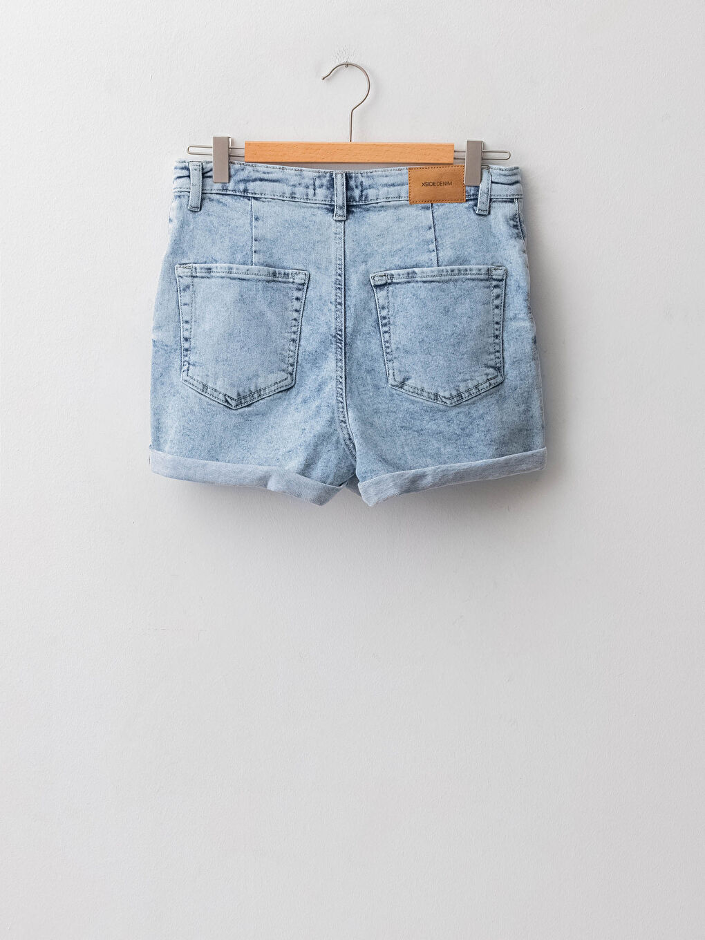 شورت جينز بتفاصيل جيب للسيدات-5