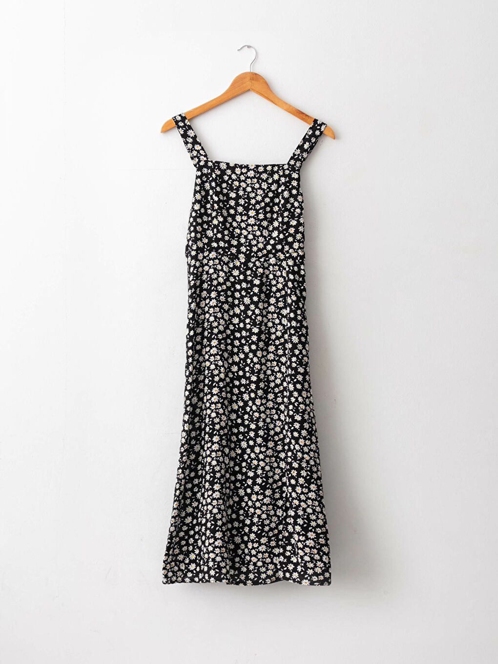 Siyah Kare Yaka Askılı Çiçekli Viskon Kadın Elbise-7