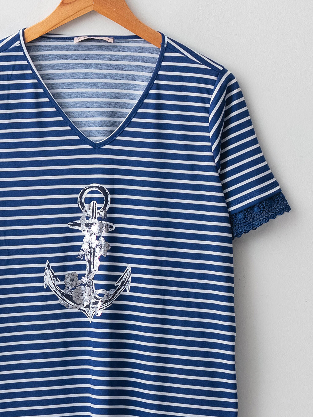 Lacivert V Yaka Nakışlı Kısa Kollu Pamuklu Kadın Bluz-7