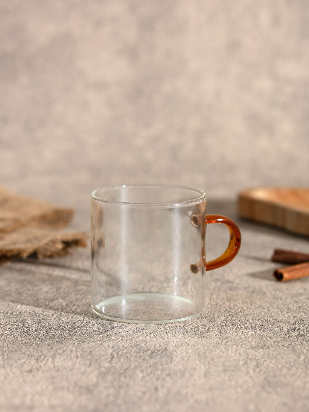 Sarı Renkli Kulp Detaylı Cam Kupa Bardak 6x6 cm-1