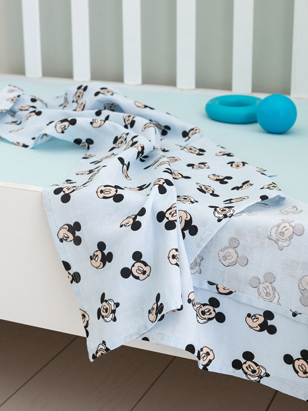 Mavi Mickey Mouse Baskılı Erkek Bebek Müslin Bez 90x100 cm