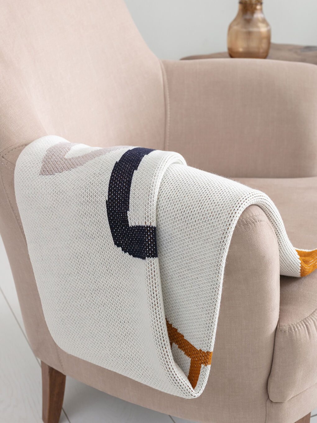 Single Patterned Blanket 100x150 Cm-2