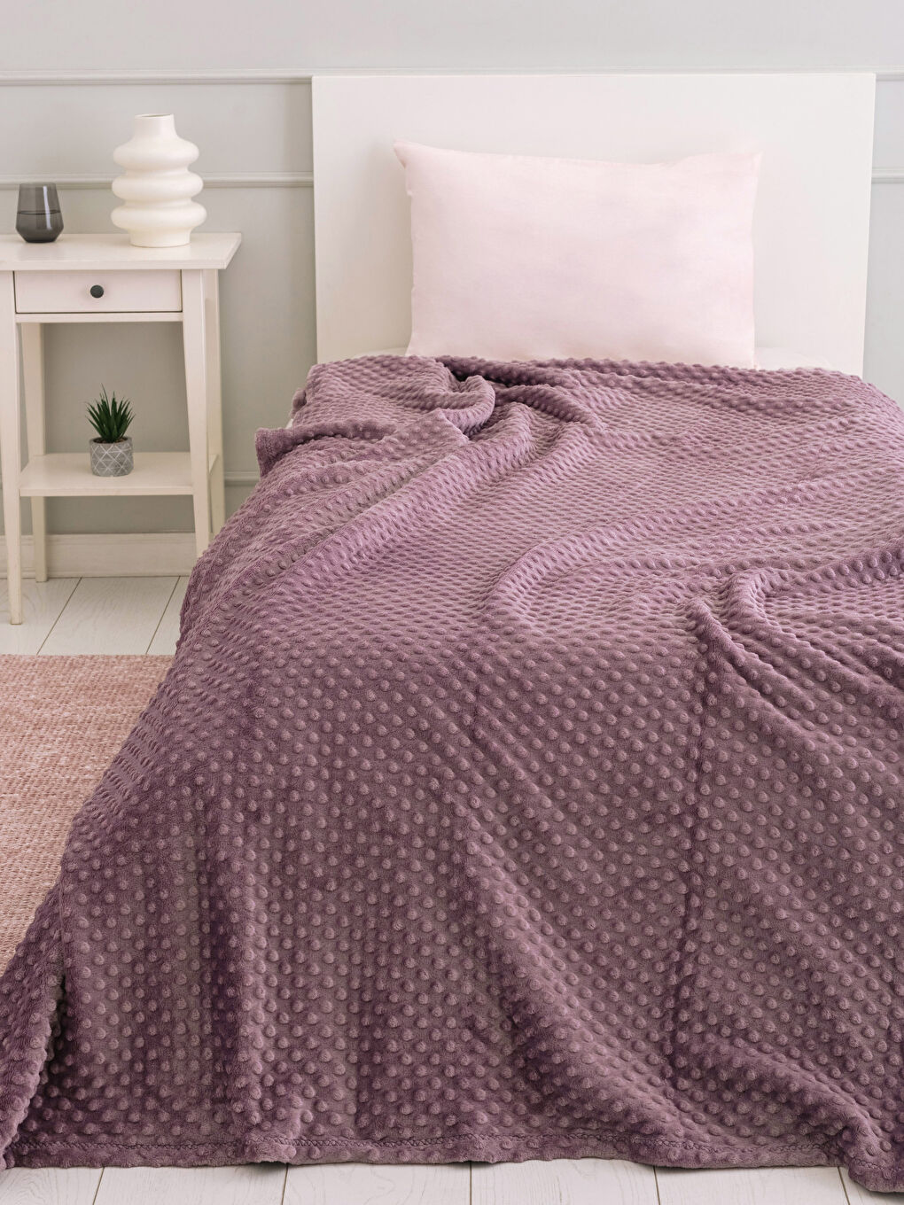Mor Tek Kişilik Tomurcuk Desenli Yumuşak Dokulu Battaniye 150x220 cm