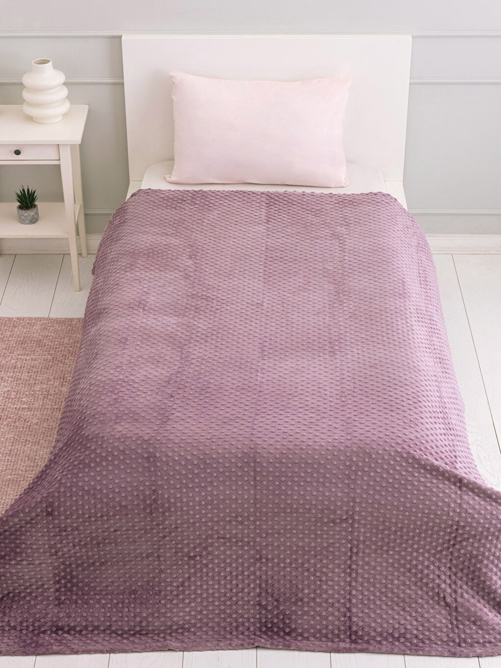 Mor Tek Kişilik Tomurcuk Desenli Yumuşak Dokulu Battaniye 150x220 cm-1