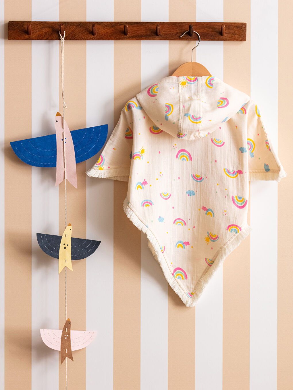 LCW baby Hooded Printed Baby Girl Kimone -S26423Z1-LRB